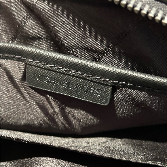 Michael Kors Crossbody Purse, Never Used, Brand New - Picture 4 of 5